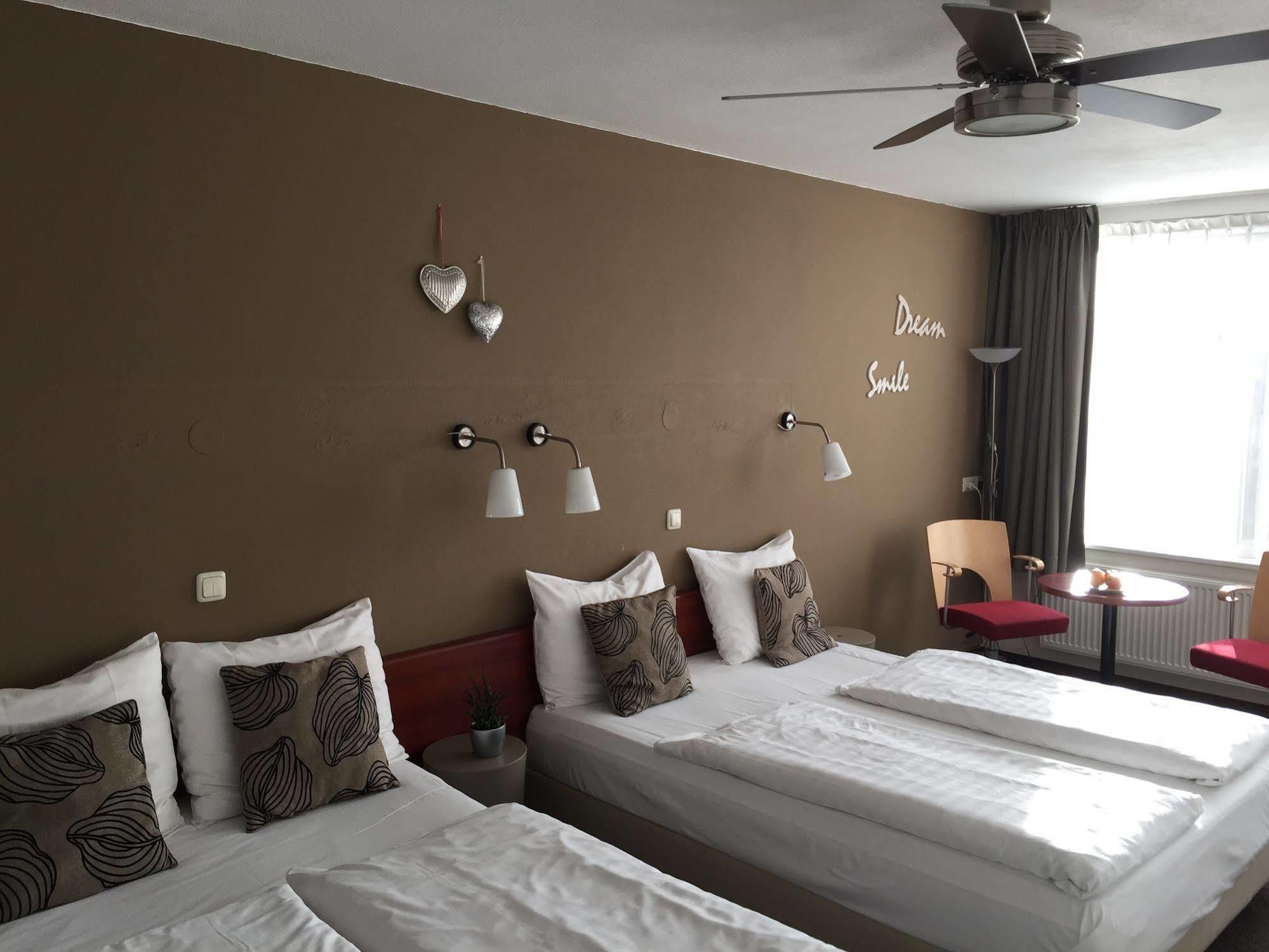 Hotel De Kroon Kaatsheuvel Zewnętrze zdjęcie